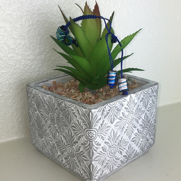 Handmade Chinese Knotting Bracelet W/ Glass Beads - Picture 4 of 8